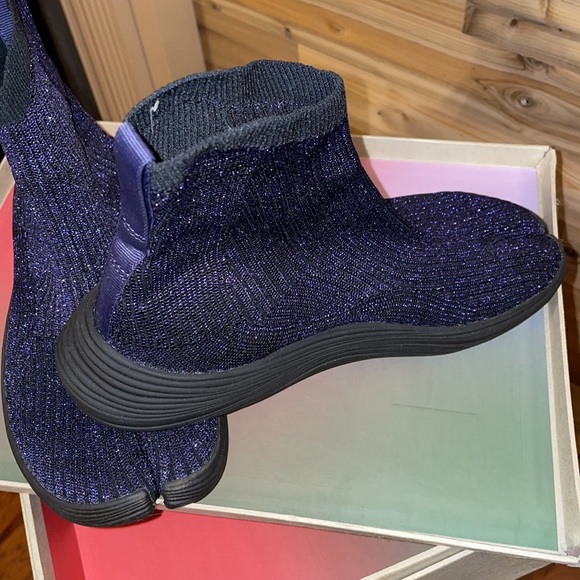 Size 5.5 M/7W New black & purple metallic (Dark Disco) Tabi shoes from iLYSM.com - Picture 2 of 11